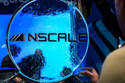 Nscale רוכשת את Anyscale ומרחיבה אחיזה בשוק תשתיות ה-AI